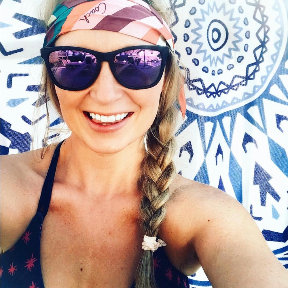 #MeetThePosher 👋🏻🥂✌🏻. FM so I can follow YoU😉